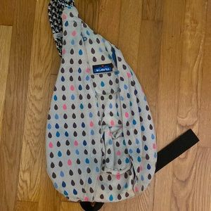 like new kavu bag! cross body purse!
